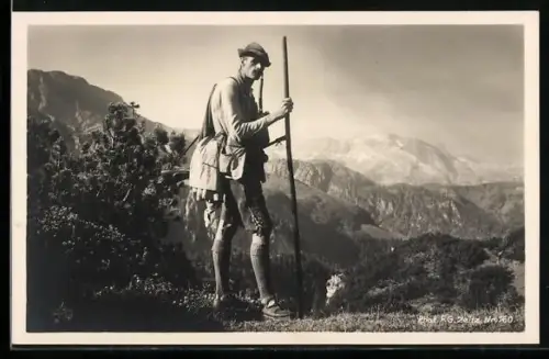 AK Jäger mit Gewehr und Pfeife im Hochgebirge