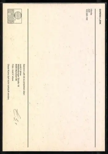 AK Musikerin Sarena Lark im Pullover, Autograph