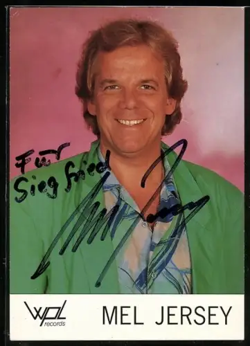 AK Musiker Mel Jersey in grünem Anzug, Autograph