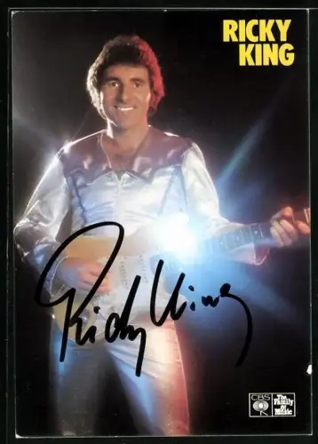 AK Musiker Ricky King mit E-Gitarre, Autograph