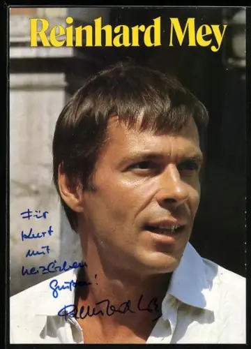 AK Musiker Reinhard Mey in weissem Hemd, Autograph