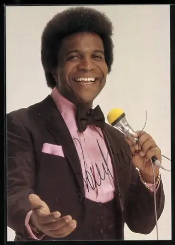AK Musiker Roberto Blanko mit Mikrofon, Autograph