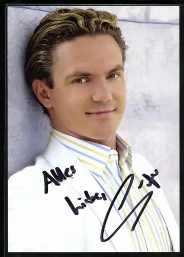AK Musiker Stefan Mross in gestreiftem Hemd, Autograph