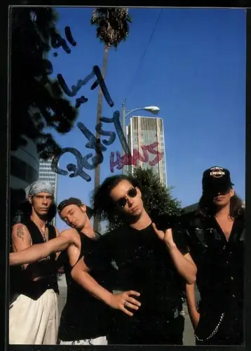 AK Musiker Plan B vor einem Hochhaus, Autograph