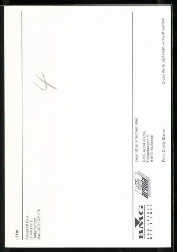 AK Musiker Leon in die Kamera blickend, Autograph