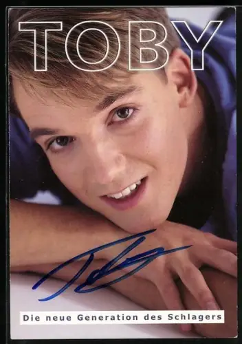 AK Musiker Toby in die Kamera blickend, Autograph