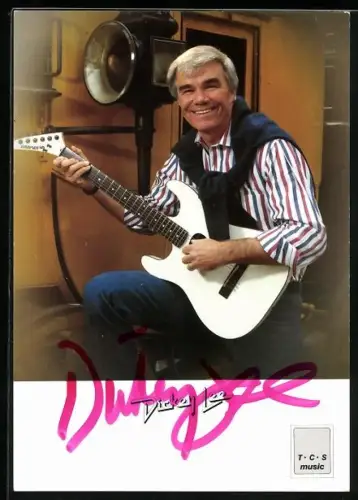 AK Musiker Dickey Lee in gestreiftem Hemd, Autograph