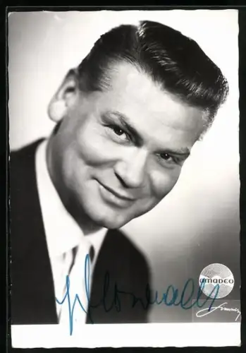 AK Musiker Heinz Conrad im Anzug, Autograph