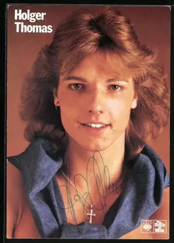 AK Musiker Holger Thomas mit Kreuz-Halskette, Autograph