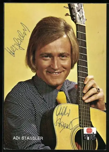 AK Musiker Adi Strassler mit Gitarre, Autograph