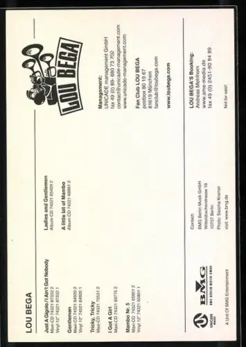 AK Musiker Lou Bega auf einer Couch sitzend, Autograph