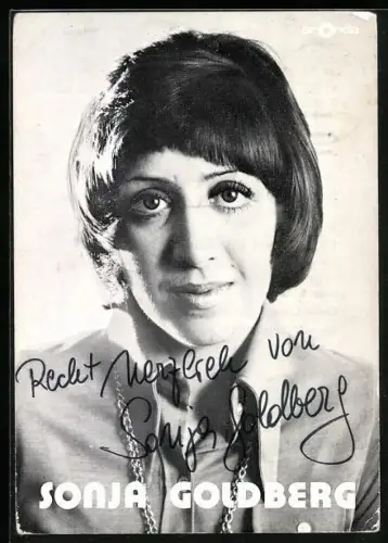 AK Musikerin Sonja Goldberg mit Halskette, Autograph
