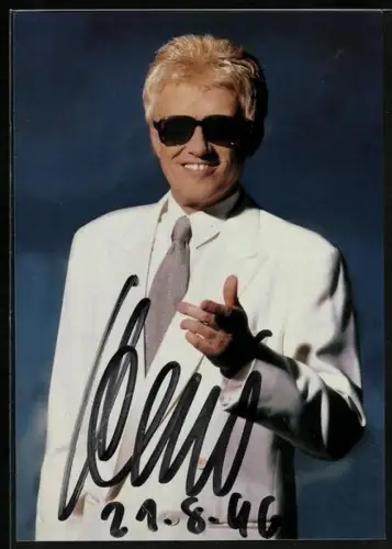 AK Musiker Heino im weissen Anzug, Autograph