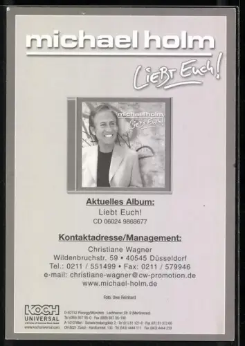 AK Musiker Michael Holm an einer Wand lehnend, Autograph