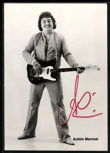 AK Musiker Achim Mentzel mit E-Gitarre, Autograph