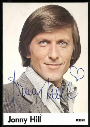 AK Musiker Jonny Hill im grauen Anzug, Autograph
