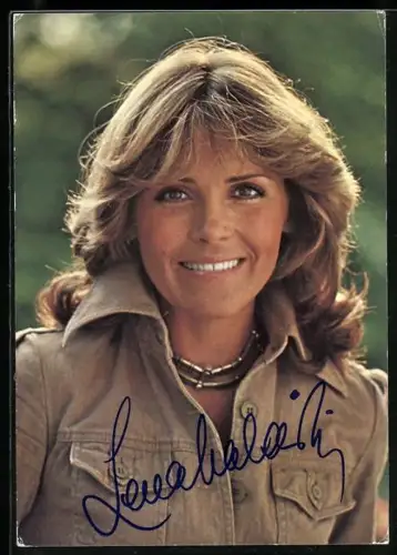 AK Musikerin Lena Valaitis mit Halskette, Autograph