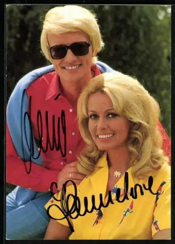 AK Musiker Heino und Hannelore in bunten Hemden, Autograph