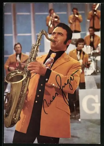 AK Musiker Max Greger mit seinem Saxophon, Autograph