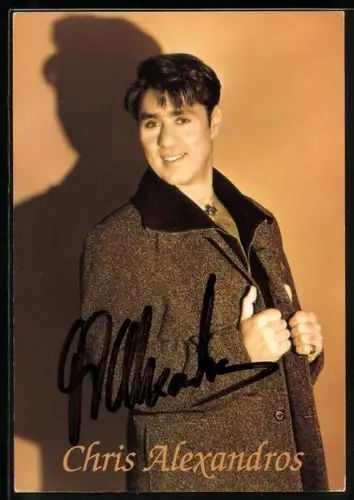 AK Musiker Chris Alexandros im Wintermantel, Autograph