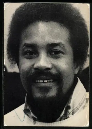 AK Musiker Kandy lächelnd im Porträt, Autograph