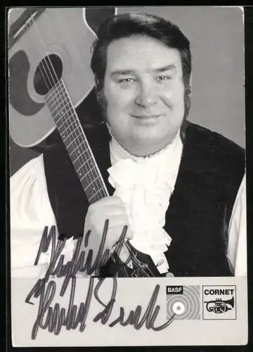 AK Musiker Herbert Dentler mit Gitarre, Autograph