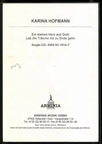 AK Musikerin Karina Hoffmann in weisser Bluse, Autograph