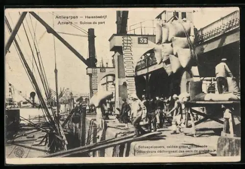 AK Anvers, Scènes du port, Débardeurs déchargeant des sacs de grains