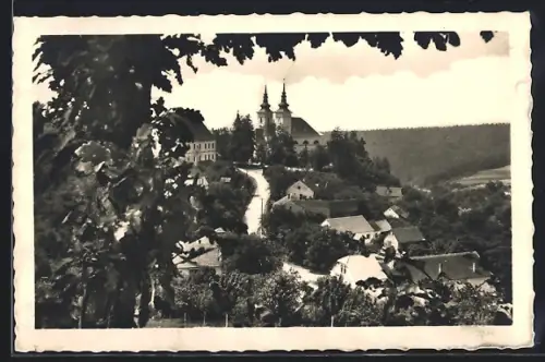 AK Wranau bei Brünn, Panorama mit Kirche