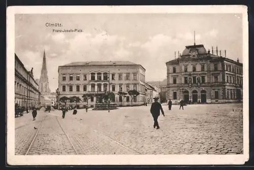 AK Olmütz, Franz-Josefs-Platz mit Post-u. Telegraphenamt, Brunnen u. Kirche