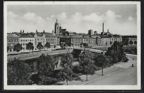 AK Königgrätz, Ortspanorama mit Brücke aus der Vogelschau