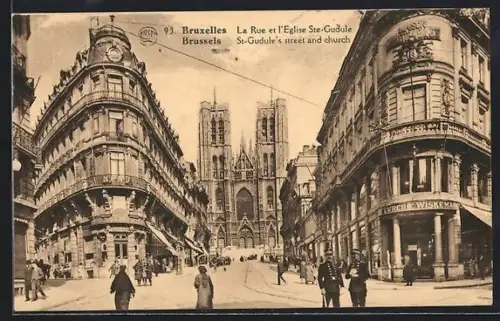 AK Brüssel / Bruxelles, Rue et l`Eglise Ste-Gudule, Strassenpartie mit Blick zur Kirche