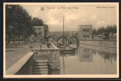 AK Tournai, Le Pont des Trous, Kinder vorne