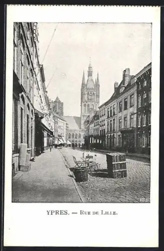 AK Ypres, Rue de Lille, Strassenpartie