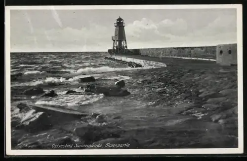 AK Swinemünde, Molenpartie mit Leuchtturm