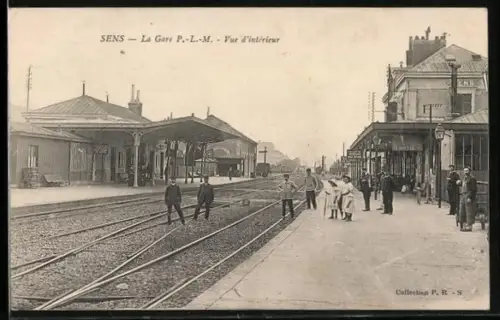 AK Sens, La Gare P.-L.-M., Vue d`intérieur