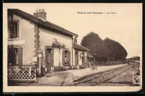 AK Dracy-sur-Ouanne, La Gare