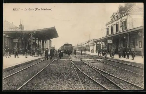 AK Sens, La Gare, Vue intérieure