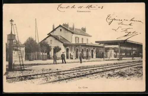 AK Gondrecourt, La Gare avec voyageurs et voies ferrées