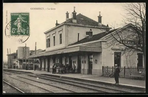 AK Commercy, La Gare avec voyageurs sur le quai