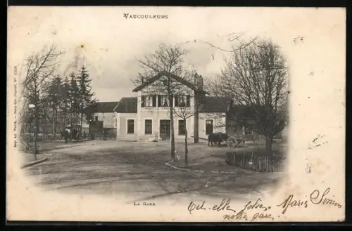 AK Vaucouleurs, La Gare et calèches devant la station