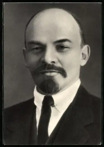 AK Lenin im Anzug im Porträt