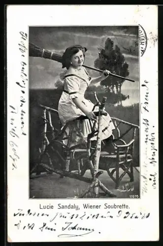 AK Wiener Soubrette Lucie Sandaly mit Reisigbesen