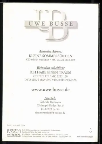 AK Musiker Uwe Busse vor blauem Hintergrund, Autograph
