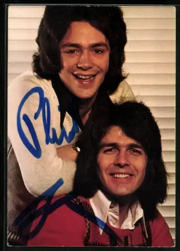 AK Musiker Phil & John lächelnd im Porträt, Autograph