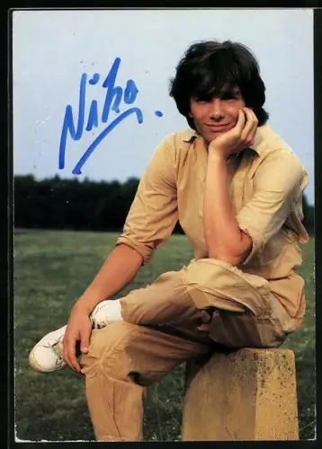AK Musiker Niko mit jungenhaftem Charme, Autograph