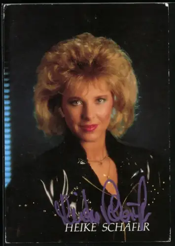 AK Musikerin Heike Schäfer in schwarzer Jacke, Autograph