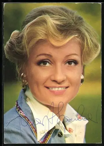 AK Musikerin Margit Sponheimer mit Ohrringen, Autograph