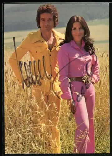 AK Musiker Renate und Werner Leismann in einem Weizenfeld, Autograph