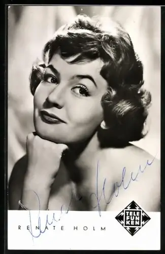 AK Musikerin Renate Holm in die Kamera schauend, Autograph